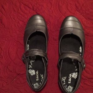 Never worn!!cure button detail